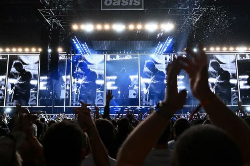 Fenomena 'Paradoks Audio' 2026: Antara 97% Pendengar yang Tak Bisa Membedakan Suara AI vs Manusia, 20.000 Lagu Palsu Per Hari, atau Kematian Musik yang Sesungguhnya?